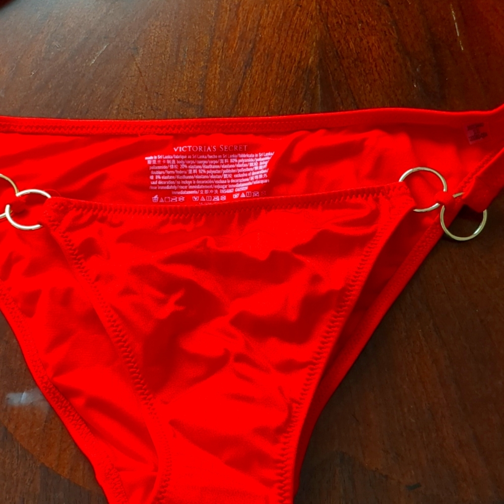 Victoria's Secret Red Rings Bikini Bottom Size M unused